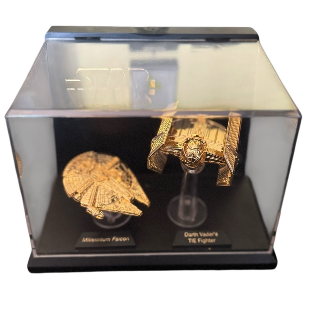 Star Wars Galoob 24 Karat Gold Millennium Falcon and TIE Fighter Display - Picture 3 of 13